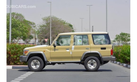Acheter Import Voiture Toyota Land Cruiser Beige à Import - Dubai, Diana Acheter Import Voiture Toyota Land Cruiser Beige à Import - Dubai, Diana