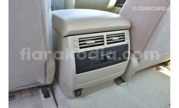 Acheter Import Voiture Toyota Land Cruiser Blanc à Import - Dubai, Diana Acheter Import Voiture Toyota Land Cruiser Blanc à Import - Dubai, Diana