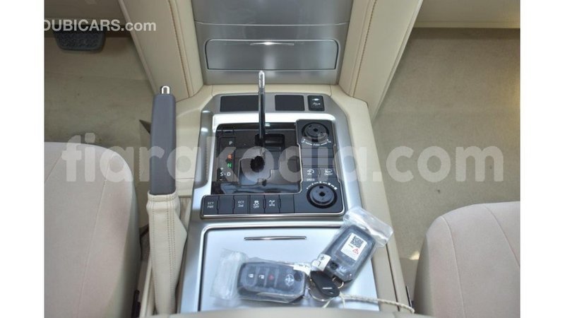 Big with watermark toyota land cruiser diana import dubai 4602