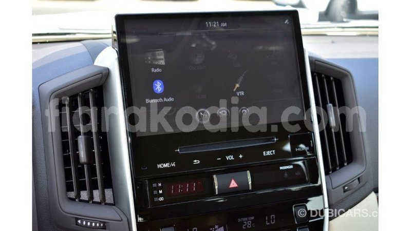 Big with watermark toyota land cruiser diana import dubai 4602