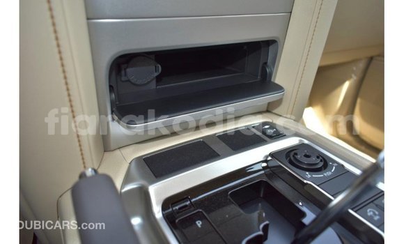 Acheter Import Voiture Toyota Land Cruiser Blanc à Import - Dubai, Diana Acheter Import Voiture Toyota Land Cruiser Blanc à Import - Dubai, Diana