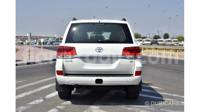Big with watermark toyota land cruiser diana import dubai 4602