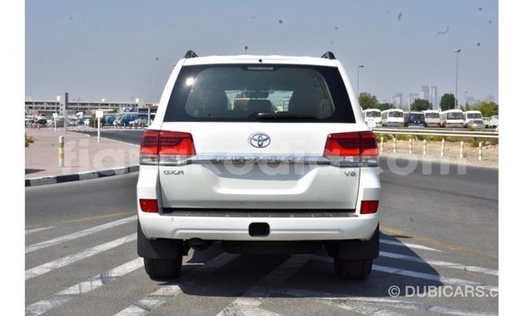 Acheter Import Voiture Toyota Land Cruiser Blanc à Import - Dubai, Diana Acheter Import Voiture Toyota Land Cruiser Blanc à Import - Dubai, Diana