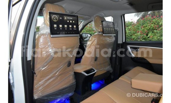 Hividy Toyota Fortuner fotsy Car in Import - Dubai in Diana Hividy Toyota Fortuner fotsy Car in Import - Dubai in Diana