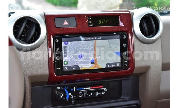 Acheter Import Voiture Toyota Land Cruiser Beige à Import - Dubai, Diana Acheter Import Voiture Toyota Land Cruiser Beige à Import - Dubai, Diana