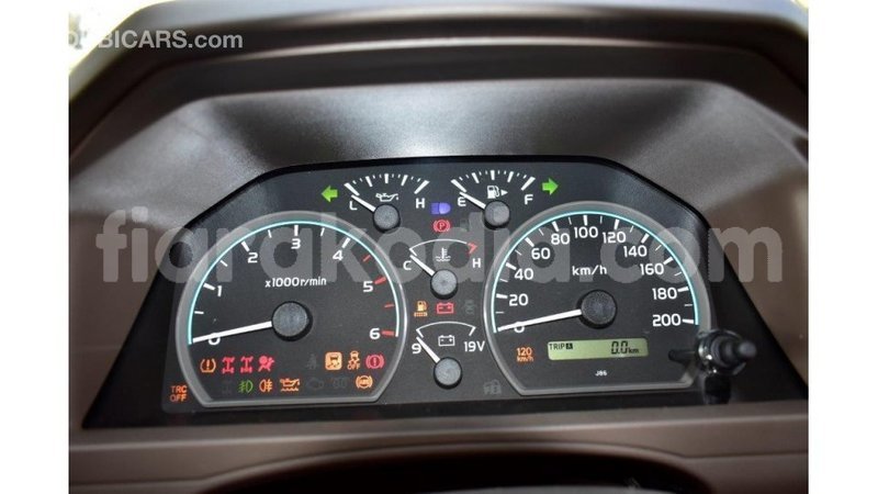 Big with watermark toyota land cruiser diana import dubai 4607