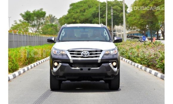 Acheter Import Voiture Toyota Fortuner Autre à Import - Dubai, Diana Acheter Import Voiture Toyota Fortuner Autre à Import - Dubai, Diana
