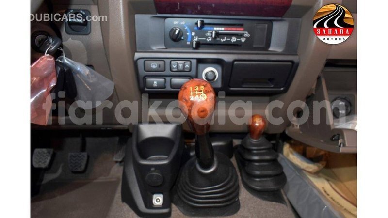 Big with watermark toyota land cruiser diana import dubai 4614