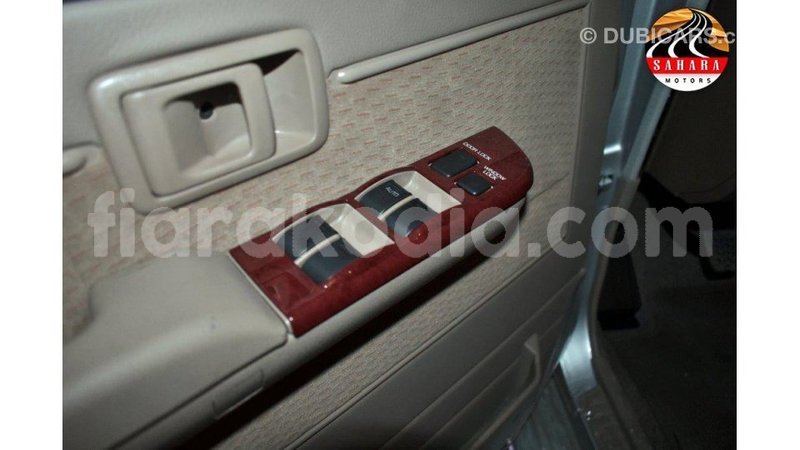 Big with watermark toyota land cruiser diana import dubai 4614