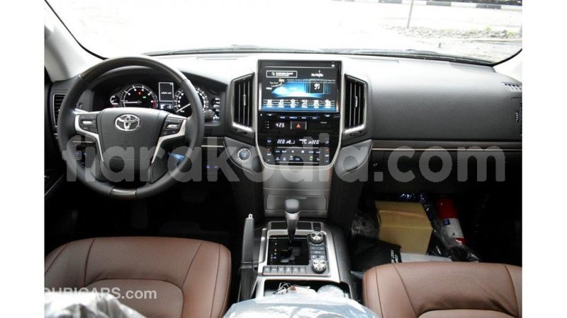 Big with watermark toyota land cruiser diana import dubai 4615