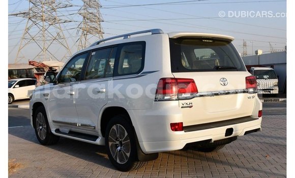 Acheter Import Voiture Toyota Land Cruiser Blanc à Import - Dubai, Diana Acheter Import Voiture Toyota Land Cruiser Blanc à Import - Dubai, Diana