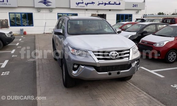 Acheter Import Voiture Toyota Fortuner Autre à Import - Dubai, Diana Acheter Import Voiture Toyota Fortuner Autre à Import - Dubai, Diana