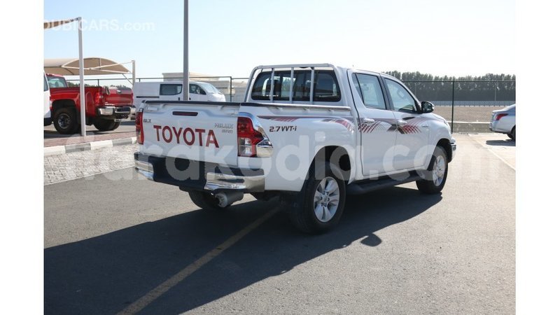 Big with watermark toyota hilux diana import dubai 4625