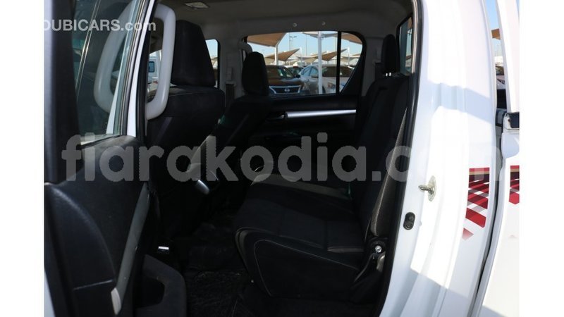 Big with watermark toyota hilux diana import dubai 4625