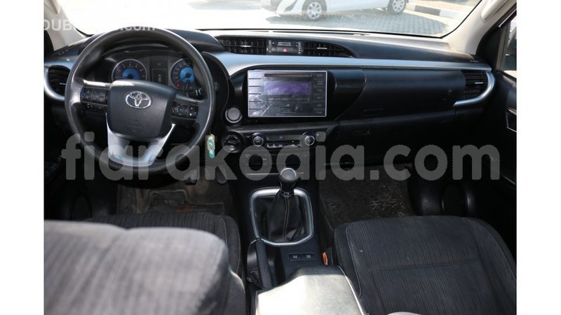 Big with watermark toyota hilux diana import dubai 4625