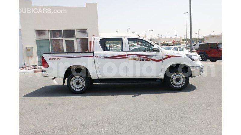 Big with watermark toyota hilux diana import dubai 4628