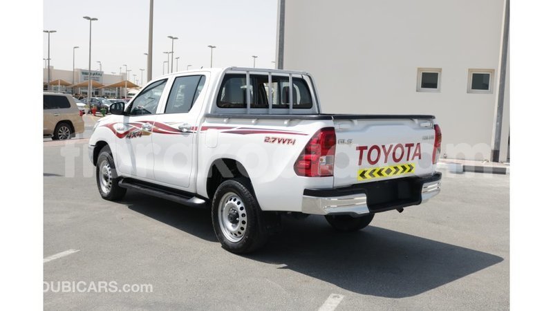 Big with watermark toyota hilux diana import dubai 4628