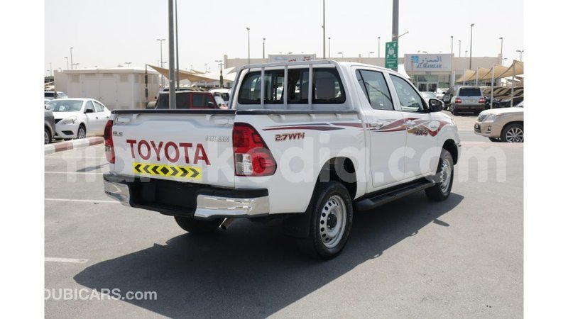 Big with watermark toyota hilux diana import dubai 4628