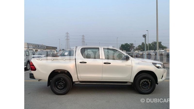 Big with watermark toyota hilux diana import dubai 4637