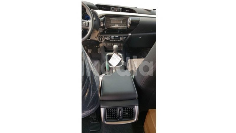 Big with watermark toyota hilux diana import dubai 4639