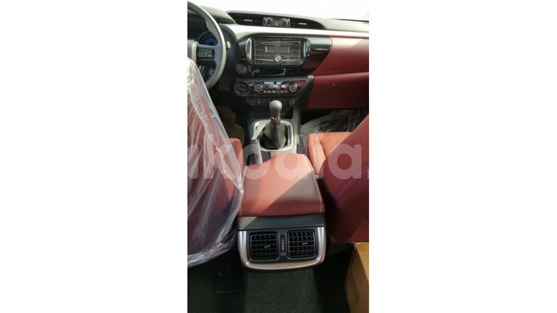 Big with watermark toyota hilux diana import dubai 4639