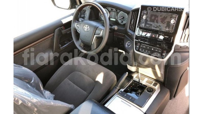 Big with watermark toyota land cruiser diana import dubai 4645