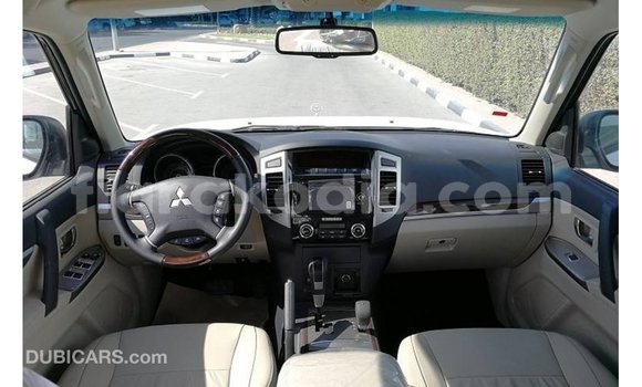 Buy Import Mitsubishi Pajero White Car in Import - Dubai in Diana Buy Import Mitsubishi Pajero White Car in Import - Dubai in Diana