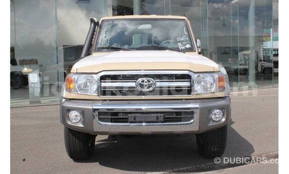 Acheter Import Voiture Toyota Land Cruiser Beige à Import - Dubai, Diana Acheter Import Voiture Toyota Land Cruiser Beige à Import - Dubai, Diana