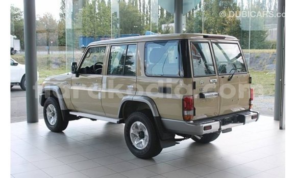 Acheter Import Voiture Toyota Land Cruiser Beige à Import - Dubai, Diana Acheter Import Voiture Toyota Land Cruiser Beige à Import - Dubai, Diana