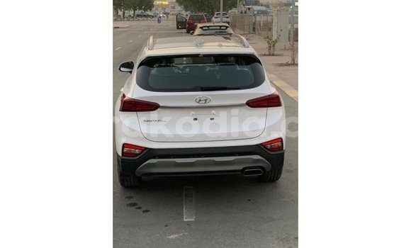 Acheter Import Voiture Hyundai Santa Fe Blanc à Import - Dubai, Diana Acheter Import Voiture Hyundai Santa Fe Blanc à Import - Dubai, Diana