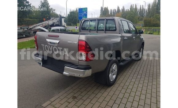 Buy Import Toyota Hilux Brown Car in Import - Dubai in Diana Buy Import Toyota Hilux Brown Car in Import - Dubai in Diana