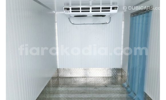 Acheter Import Utilitaire Hino 300 Series Blanc à Import - Dubai, Diana Acheter Import Utilitaire Hino 300 Series Blanc à Import - Dubai, Diana