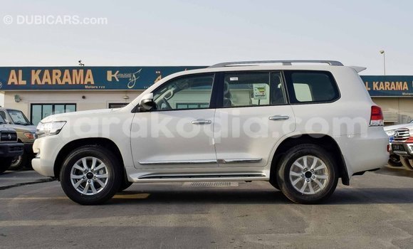 Buy Import Toyota Land Cruiser White Car in Import - Dubai in Diana Buy Import Toyota Land Cruiser White Car in Import - Dubai in Diana