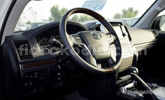 Buy Import Toyota Land Cruiser White Car in Import - Dubai in Diana Buy Import Toyota Land Cruiser White Car in Import - Dubai in Diana