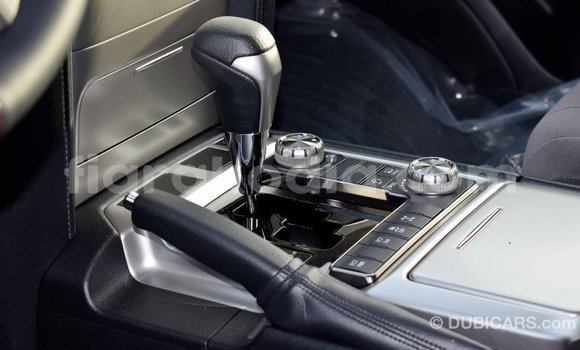 Buy Import Toyota Land Cruiser White Car in Import - Dubai in Diana Buy Import Toyota Land Cruiser White Car in Import - Dubai in Diana