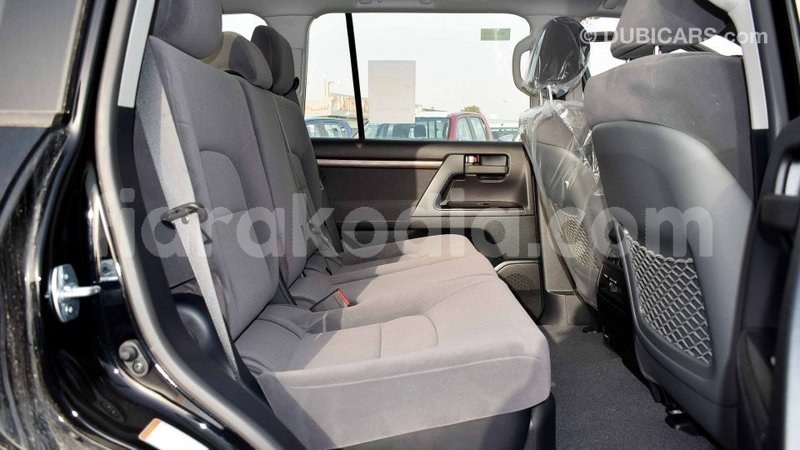 Big with watermark toyota land cruiser diana import dubai 4673