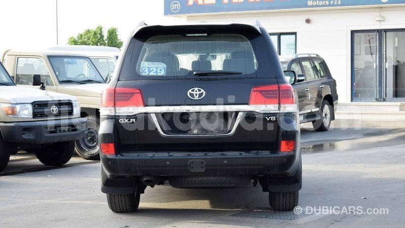 Big with watermark toyota land cruiser diana import dubai 4673