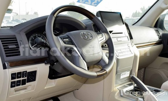 Buy Import Toyota Land Cruiser White Car in Import - Dubai in Diana Buy Import Toyota Land Cruiser White Car in Import - Dubai in Diana