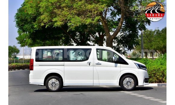 Acheter Import Voiture Toyota Granvia Blanc à Import - Dubai, Diana Acheter Import Voiture Toyota Granvia Blanc à Import - Dubai, Diana