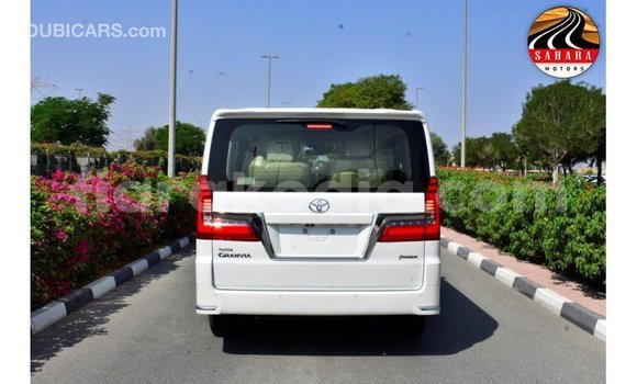 Acheter Import Voiture Toyota Granvia Blanc à Import - Dubai, Diana Acheter Import Voiture Toyota Granvia Blanc à Import - Dubai, Diana
