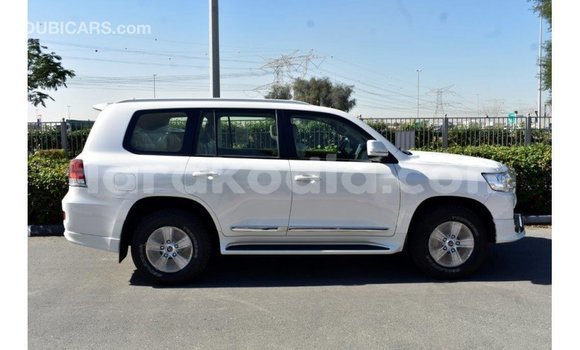 Acheter Import Voiture Toyota Land Cruiser Blanc à Import - Dubai, Diana Acheter Import Voiture Toyota Land Cruiser Blanc à Import - Dubai, Diana