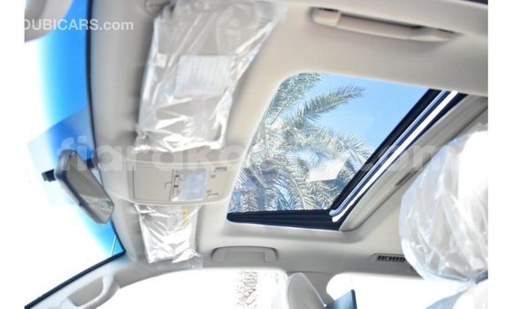 Acheter Import Voiture Toyota Land Cruiser Blanc à Import - Dubai, Diana Acheter Import Voiture Toyota Land Cruiser Blanc à Import - Dubai, Diana