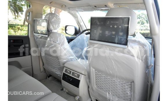 Acheter Import Voiture Toyota Land Cruiser Blanc à Import - Dubai, Diana Acheter Import Voiture Toyota Land Cruiser Blanc à Import - Dubai, Diana