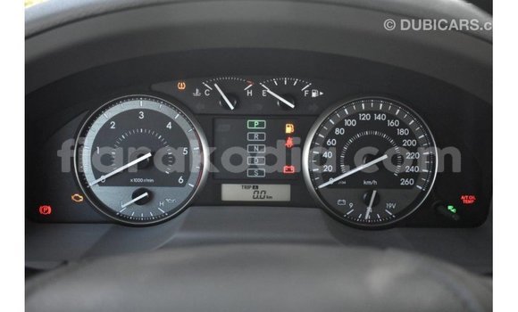 Acheter Import Voiture Toyota Land Cruiser Blanc à Import - Dubai, Diana Acheter Import Voiture Toyota Land Cruiser Blanc à Import - Dubai, Diana