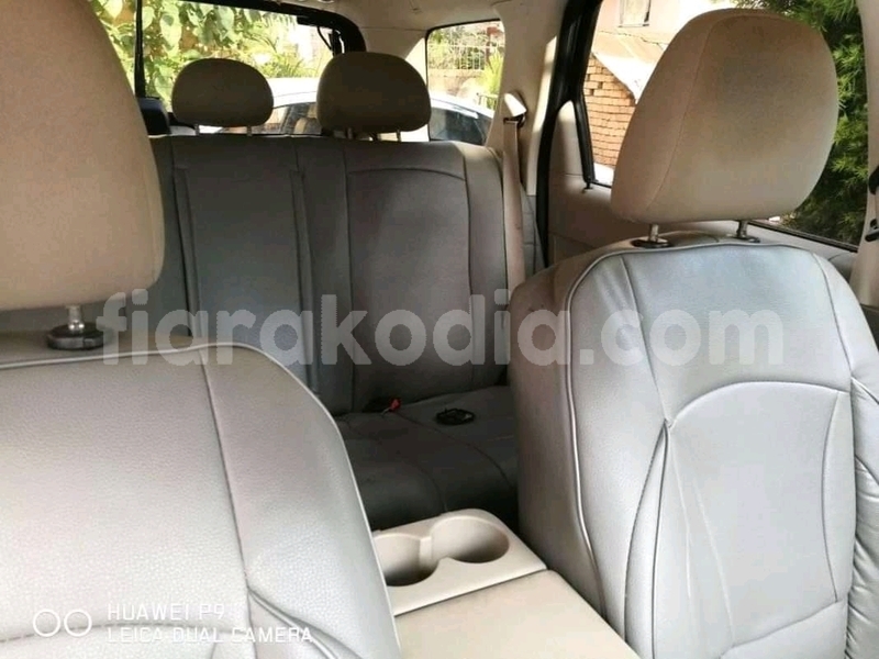 Big with watermark ford escape analamanga antananarivo 4689