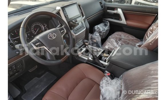 Acheter Import Voiture Toyota Land Cruiser Blanc à Import - Dubai, Diana Acheter Import Voiture Toyota Land Cruiser Blanc à Import - Dubai, Diana