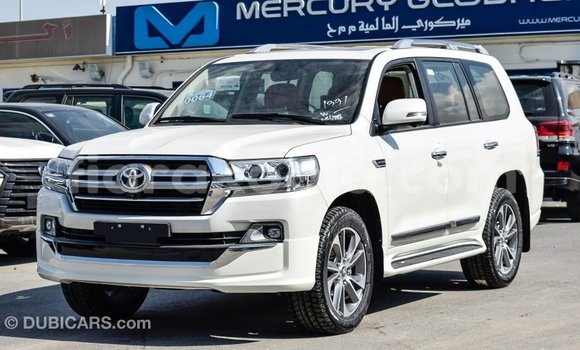 Hividy Toyota Land Cruiser fotsy Car in Import - Dubai in Diana Hividy Toyota Land Cruiser fotsy Car in Import - Dubai in Diana
