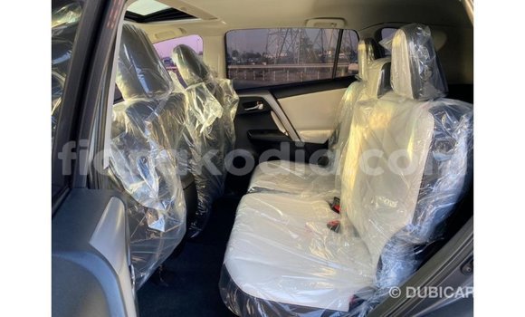 Hividy Toyota HiAce Hafa Truck in Import - Dubai in Diana Hividy Toyota HiAce Hafa Truck in Import - Dubai in Diana