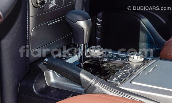 Acheter Import Voiture Toyota Land Cruiser Noir à Import - Dubai, Diana Acheter Import Voiture Toyota Land Cruiser Noir à Import - Dubai, Diana
