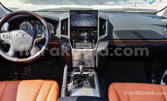Hividy Toyota Land Cruiser fotsy Car in Import - Dubai in Diana Hividy Toyota Land Cruiser fotsy Car in Import - Dubai in Diana